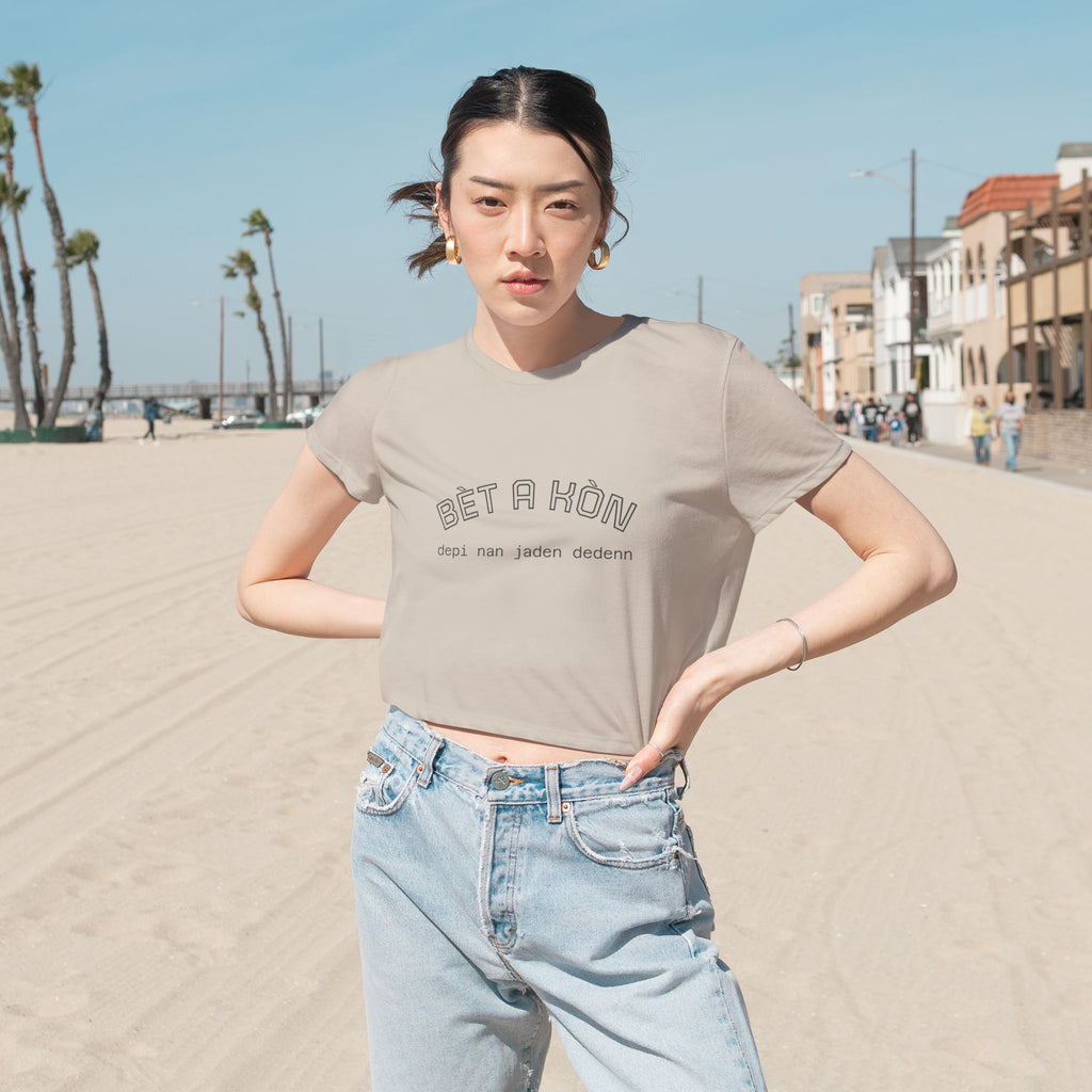Flowy Cropped Tee 'Bèt a Kòn'