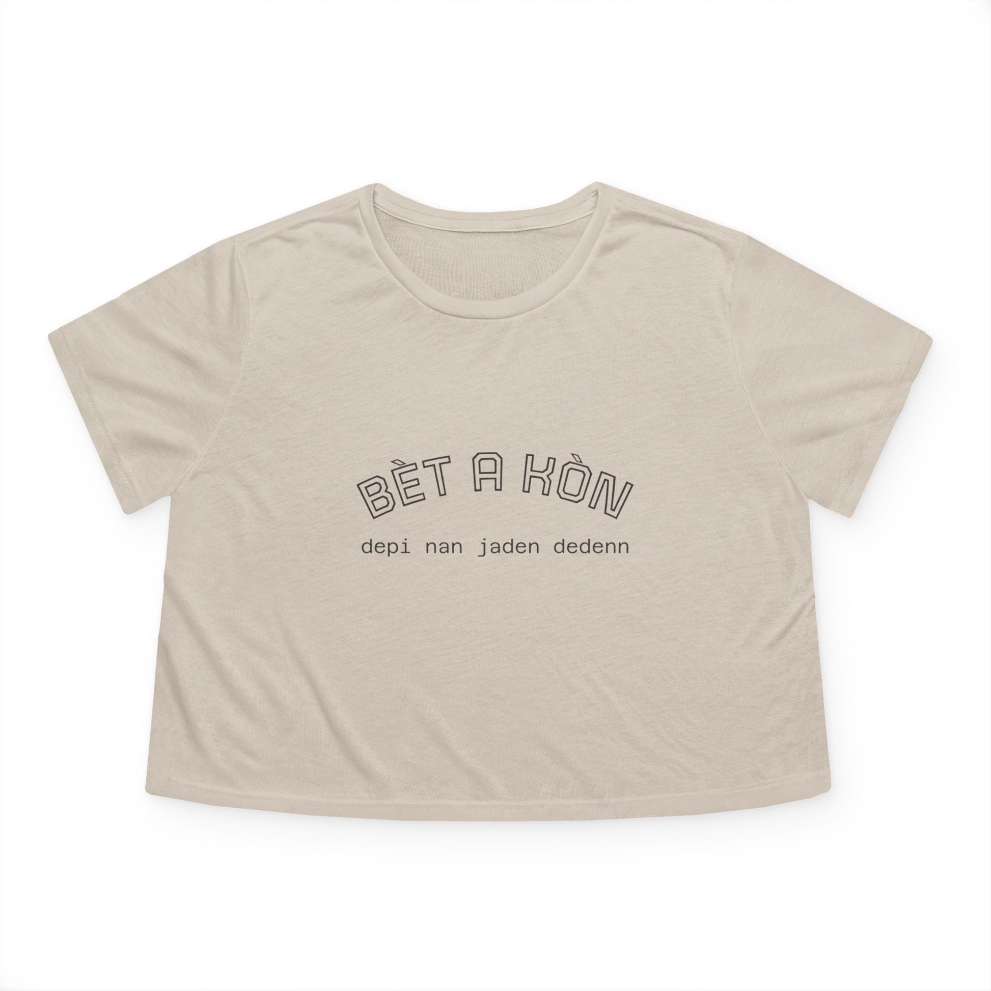 Flowy Cropped Tee 'Bèt a Kòn'